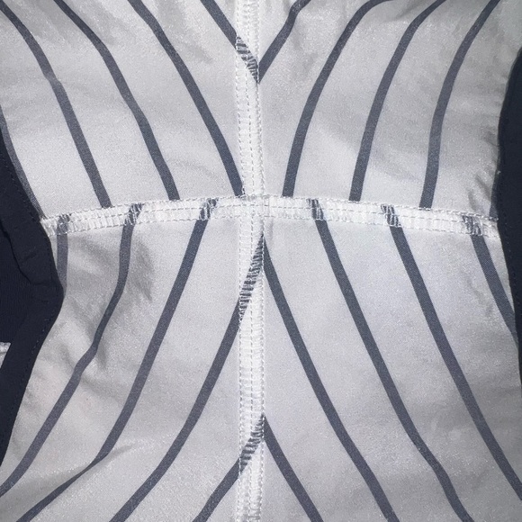 Lululemon Run : Speed Short 🍋🍋 - Picture 6 of 8